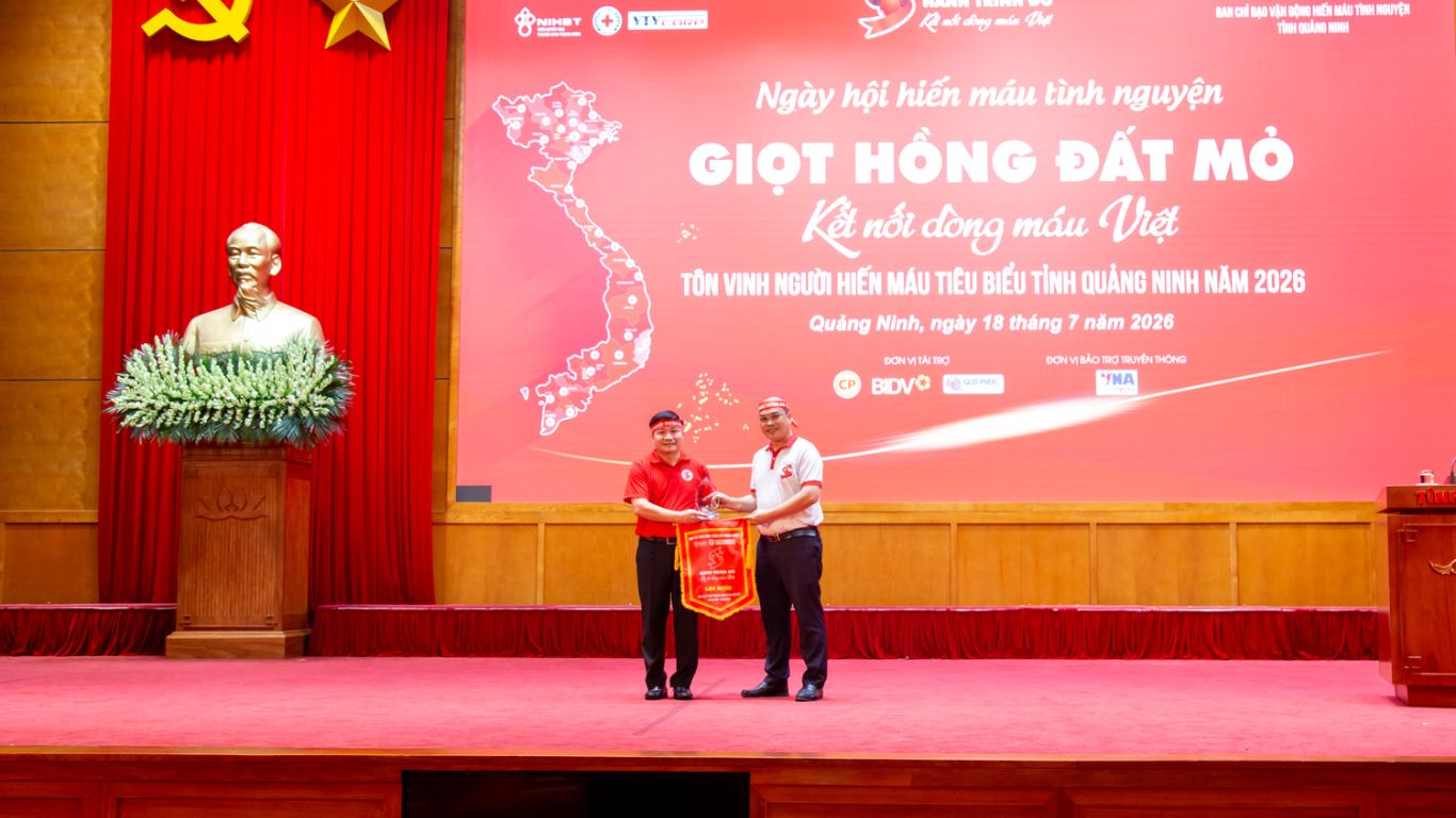 Cách Tổ Chức Lễ Vinh Danh, Trao Thưởng Trang Trọng