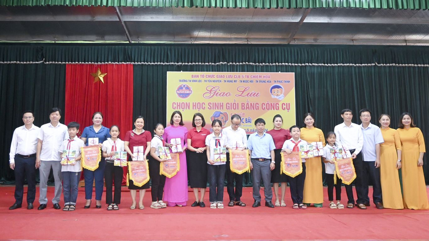  Đặt Cờ Lưu Niệm Cho Trường Học Giá Tốt Tại Xưởng 