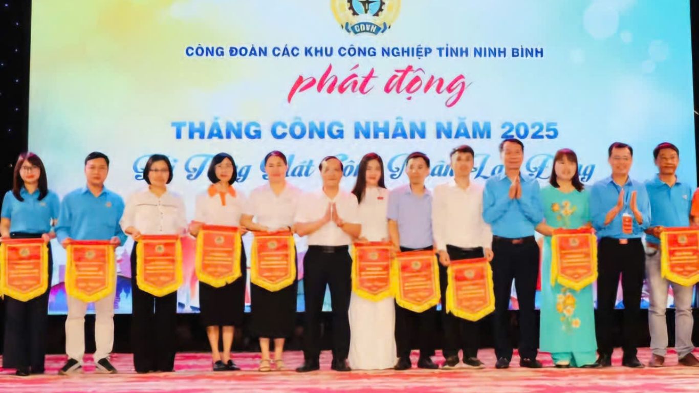 Màu Nền Cờ Lưu Niệm Nào Thường Được Ưa Chuộng Nhất