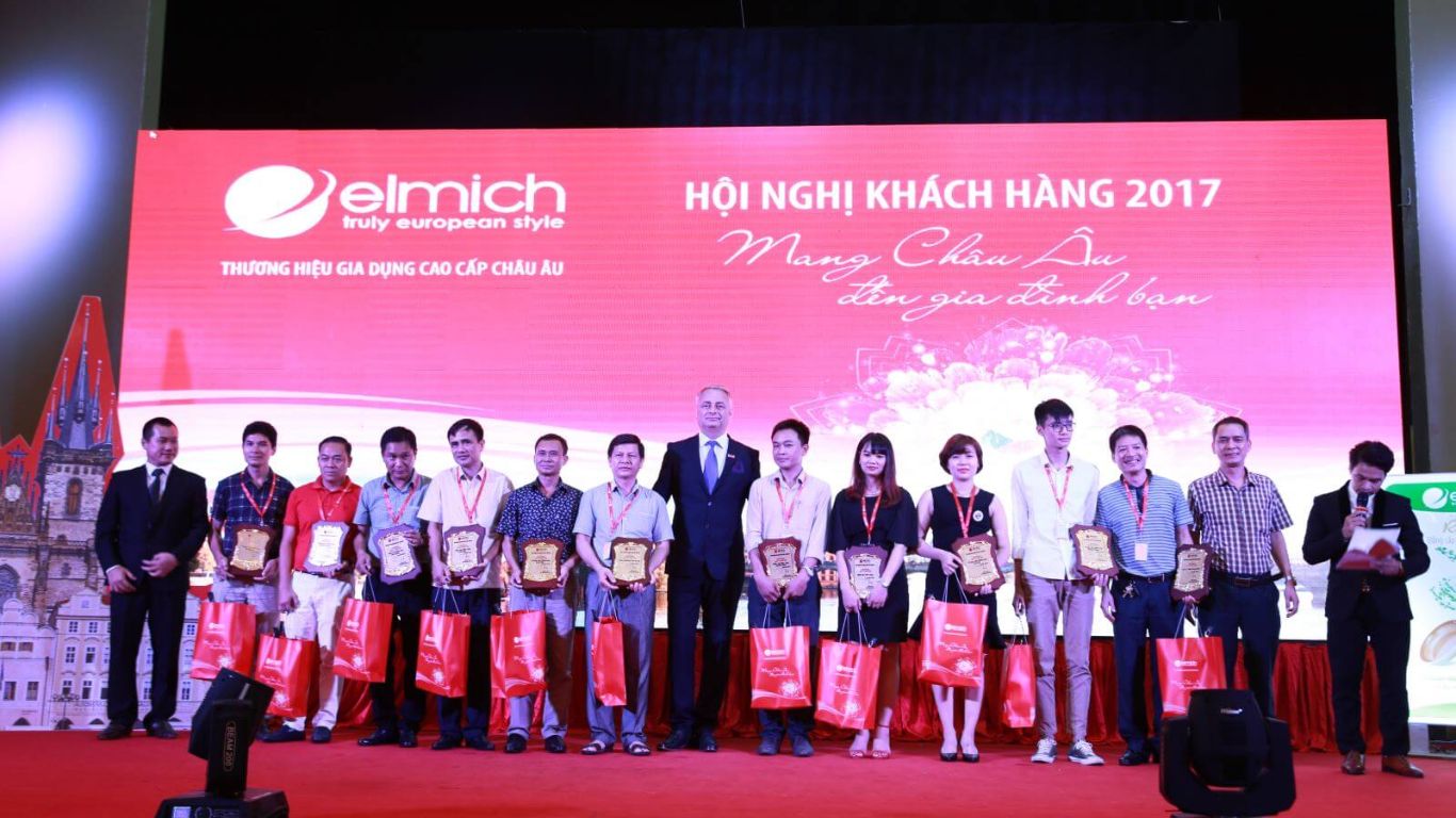 Quy Trình Tổ Chức Hội Nghị Khách Hàng Chuyên Nghiệp Từ A-Z